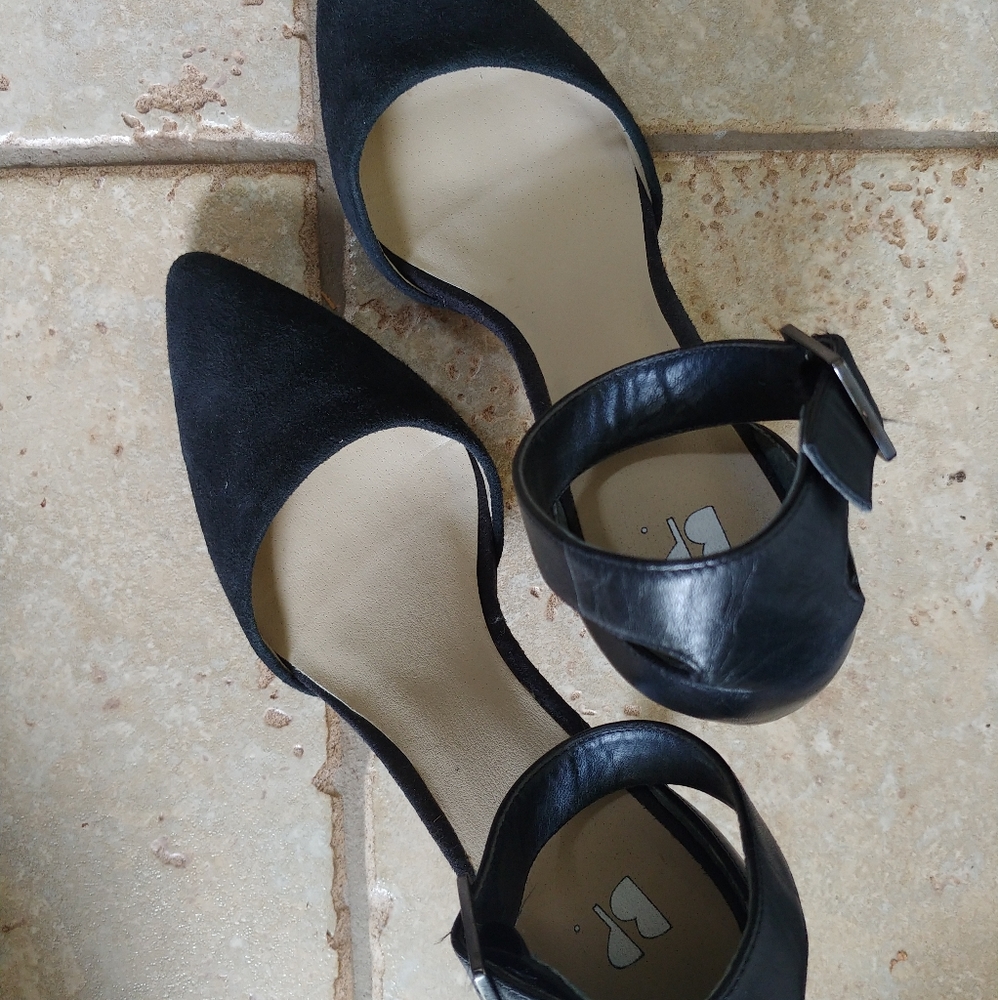 Pointed strappy heels